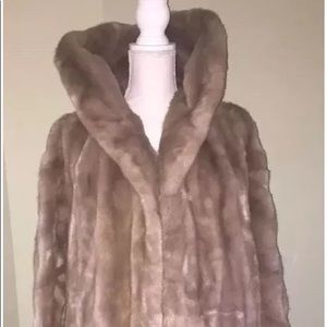 Lykafur faux fur sandy color made in England m/l